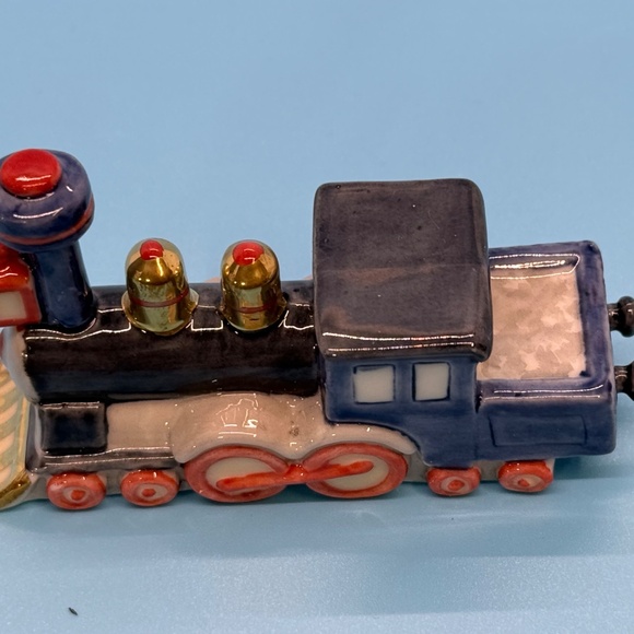 Royal Copenhagen Mini Collection Porcelain Toy Locomotive Original Box - Picture 6 of 8